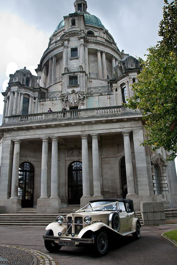Front view of the Ashton Memorial wedding venue